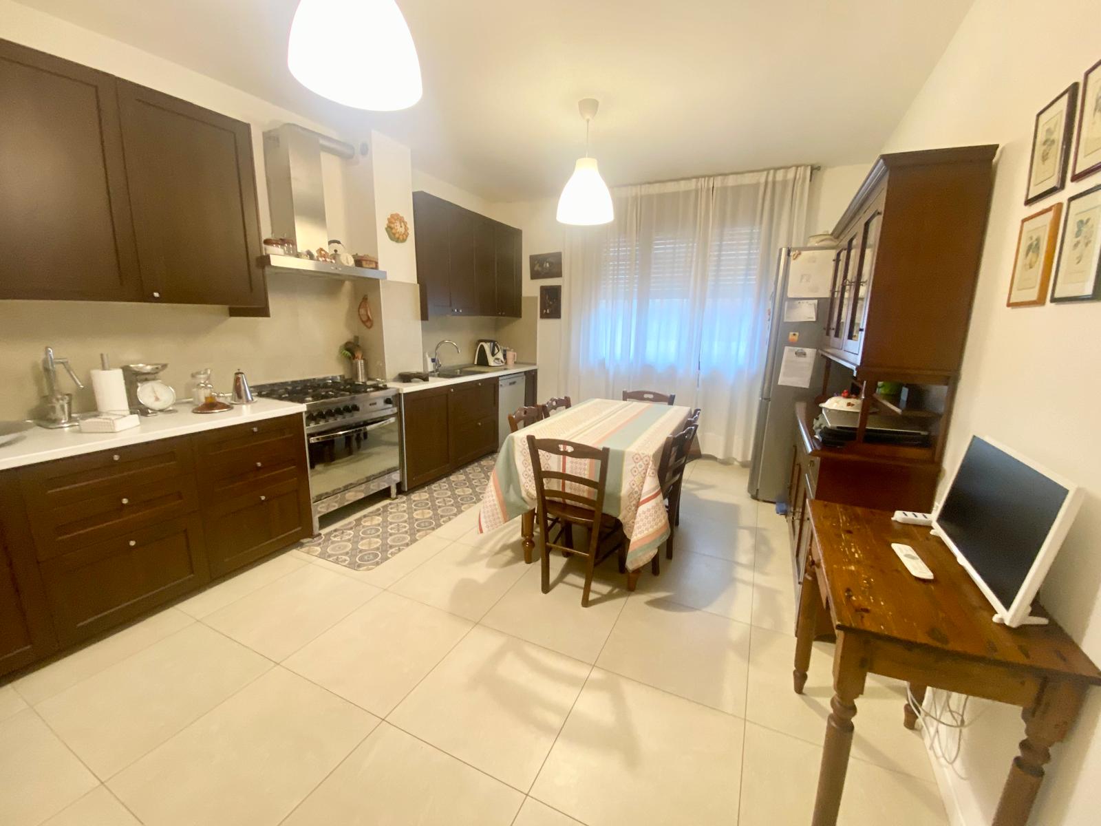 PRESTIGIOSO APPARTAMENTO CENTRALISSIMO E COMPLETAMENTE RESTAURATO